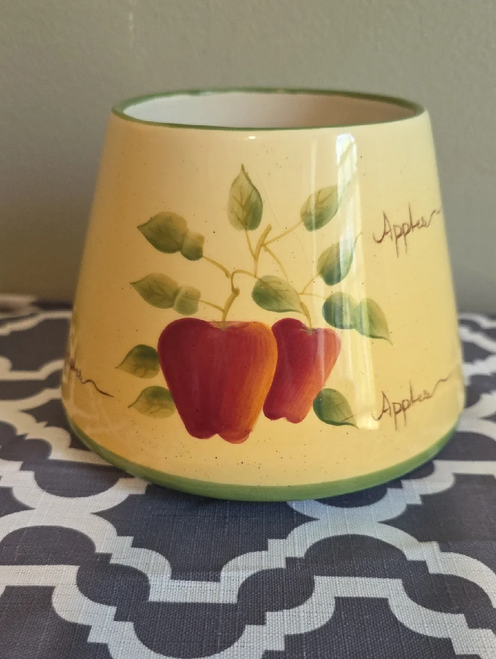 Home Interiors Cream Ceramic Apple Orchard Collection Candle Topper